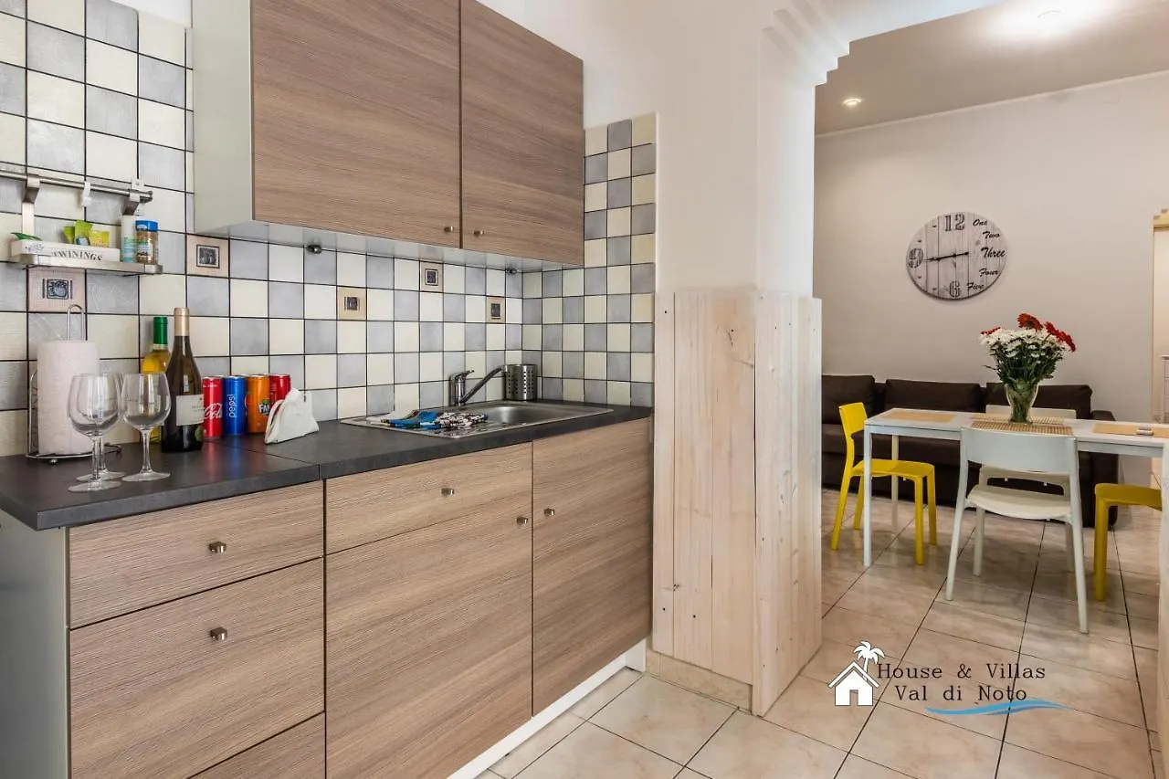House&Villas - Sea Apartment シラクーサ 0*,  イタリア